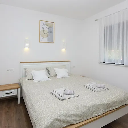 With Parking Space Rtic, Rogoznica - 25427