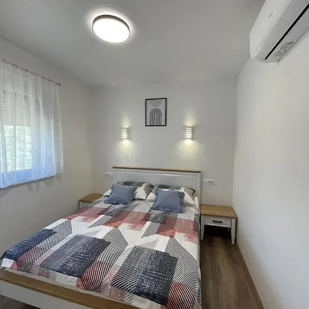 With Parking Space Rtic, Rogoznica - 25427 Daire *
